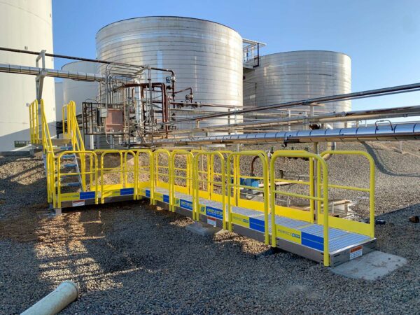 Access stairs for oil storage tank facility