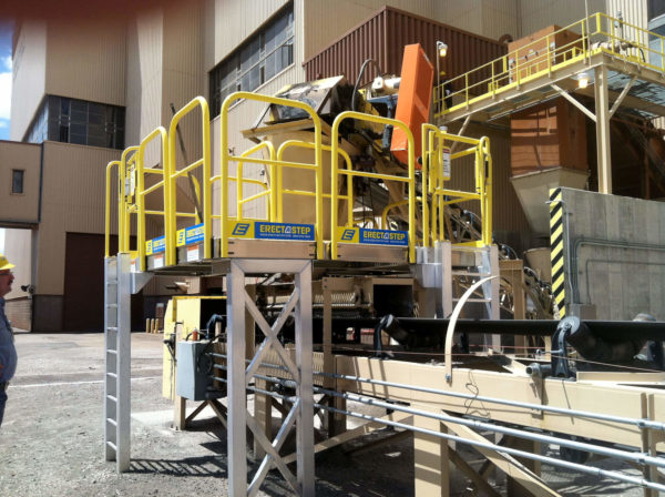 Metal work platform for safe feeder access