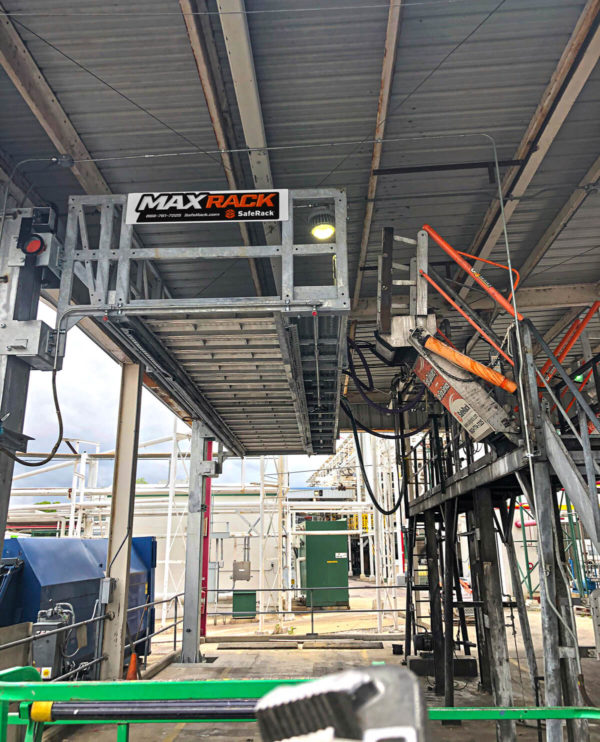 MAXRack with a SAS Gangway
