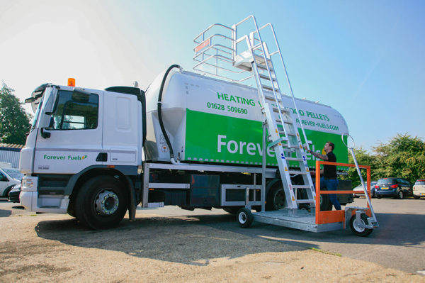 mobile access unit for trucks