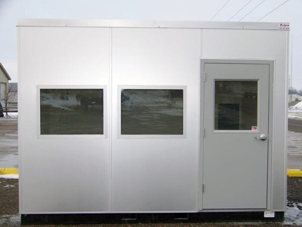 Operator work shelter