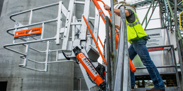 self adjusting stair style gangway